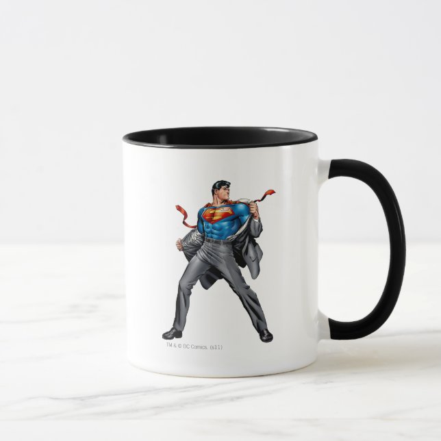 Taza Kent changes into Superman (Derecha)
