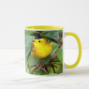 Taza La bella Warbler de Wilson en el árbol de cerezos