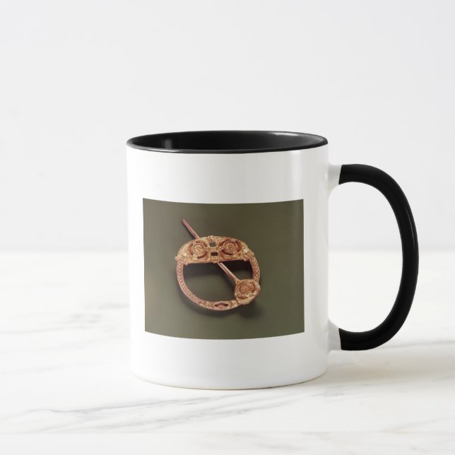 Taza La broche de Cavan o de la "reina", de Cavan (Derecha)