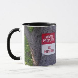 Taza La caza de venados en los bosques con Rótulo