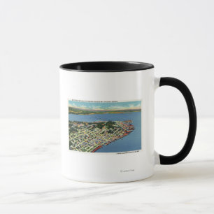 Taza La ciudad mirando hacia la bahía de los jóvenes