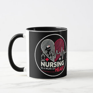 Taza La enfermería es una obra de corazón