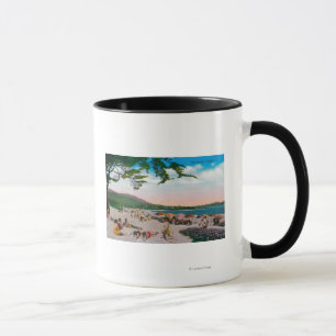 Taza La escena de la playa en Carmel, California