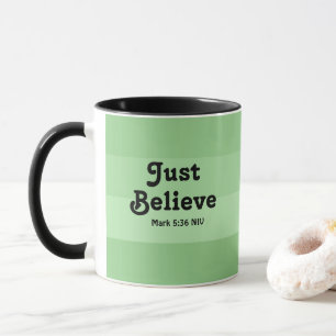 Taza La fe cristiana solo cree la biblia versus el verd