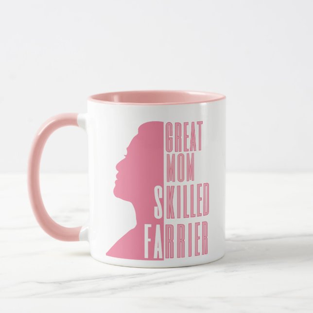 Taza La gran mamá mató a Farrier regalo en rosa (Izquierda)