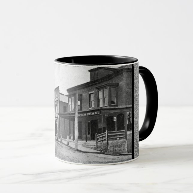 Taza La historia de Pepperell Massachusetts Glam (Anverso derecho)
