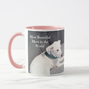 Taza La madre más bella foto de un lindo perro blanco r