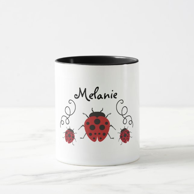 Taza La mariquita moderna roja lo personaliza (Centro)