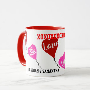 Taza La novia nombra los corazones rosados rojos