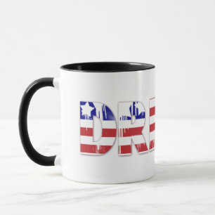 Taza La palabra sueño con bandera patriótica estadounid