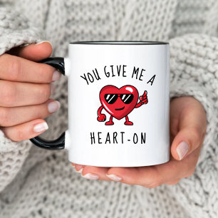 Taza La traviesa cómica me da un El día de San Valentín