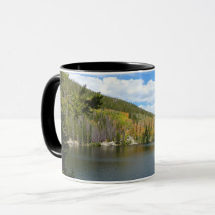 Taza Lago Bear en el Parque Nacional Montañas Rocosas