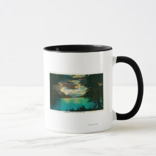 Taza Lago Kenai, Alaska con reunión de tormentas