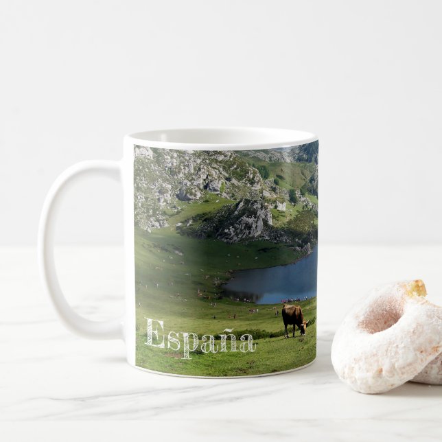 taza Lagos de Covadonga en Asturias, España (Con donut)