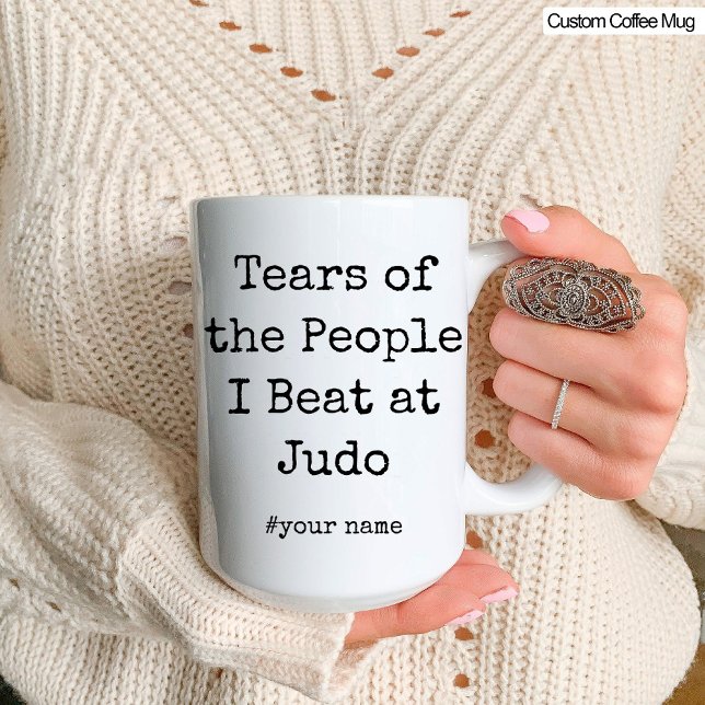 Taza Lágrimas divertidas de la gente que pego en Judo (Funny Tears of the People I Beat At Judo Mug)