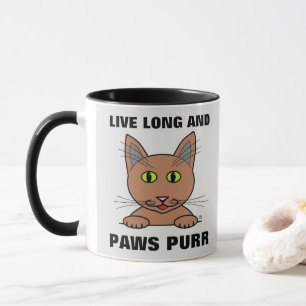 Taza Largo y largo vivo de un gato divertido