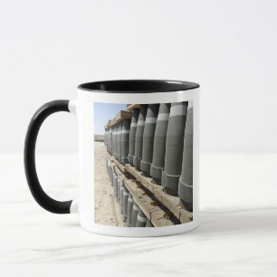 Taza Las filas de la munición se apilan y están