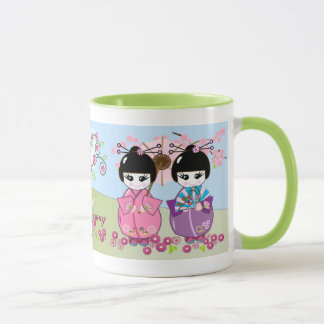 Taza Las muñecas japonesas lindas, flores de cerezo