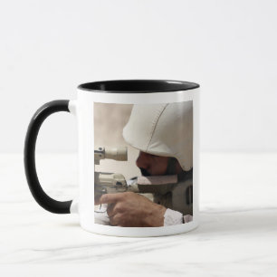 Taza Las vistas iraquíes del sargento de ejército en