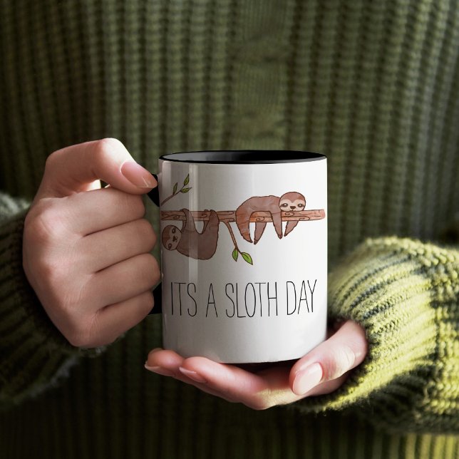 Taza Lazy Baby Slots en Treebranch Mug (It's a Sloth Day Mug)