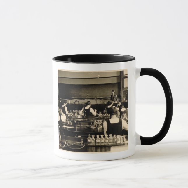 Taza Lección de la ciencia en la escuela secundaria de (Derecha)