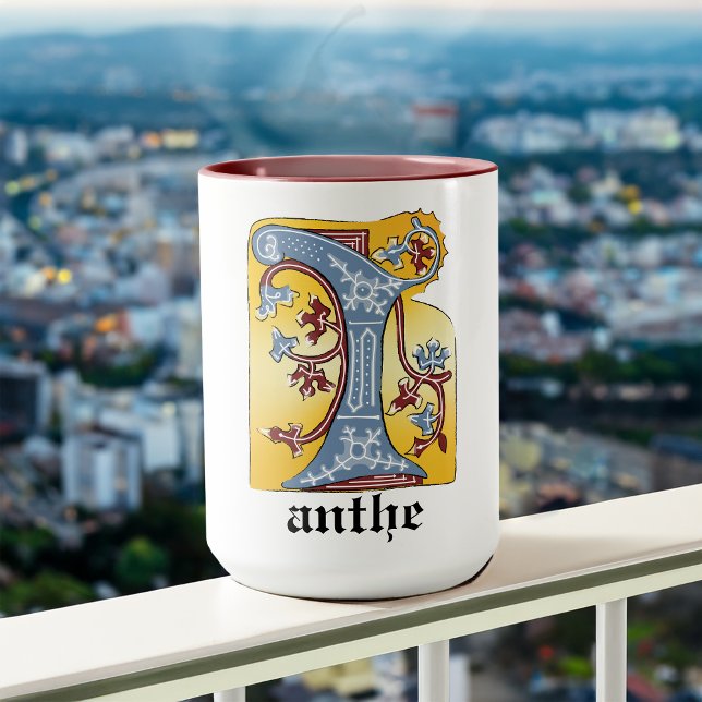 Taza Letra medieval azul y marfil rojo iluminada con le (Subido por el creador)