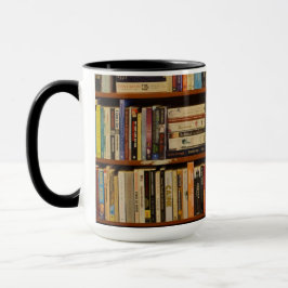 Taza Libros en la biblioteca