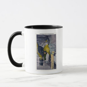Taza Llamada en el jefe del lago subterráneo