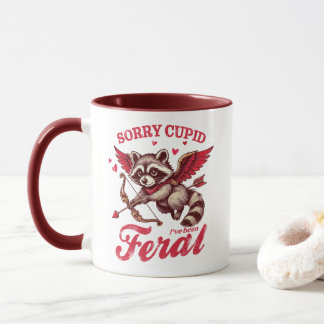 Taza "Lo siento Cupido, he sido Feral" Raccoon