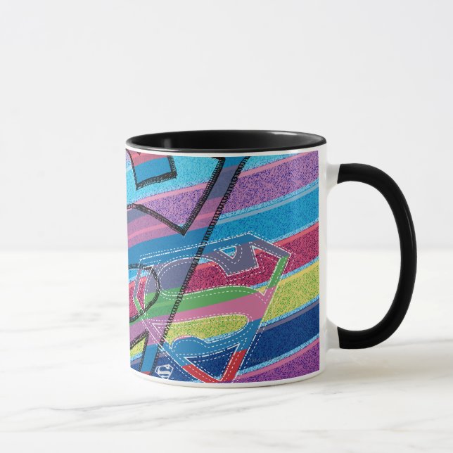 Taza Logotipo de arcoiris a rayas de superchica (Derecha)