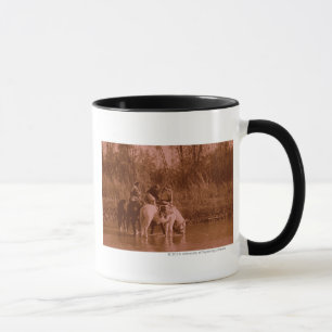 Taza Los asaltantes entrenados para la lucha cuerpo a