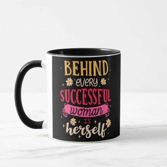 Taza Los hombres detrás de cada mujer exitosa son ellos (Izquierda)