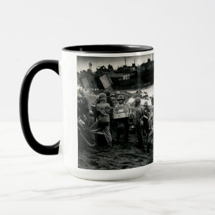 Taza Los infantes de marina de WWII descargan fuentes