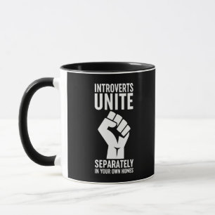 Taza Los introvertidos se unen por separado en sus prop