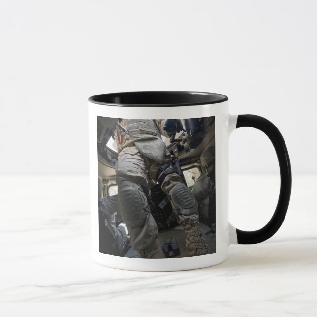 Taza Los marineros aprenden los procedimientos de convo (Derecha)