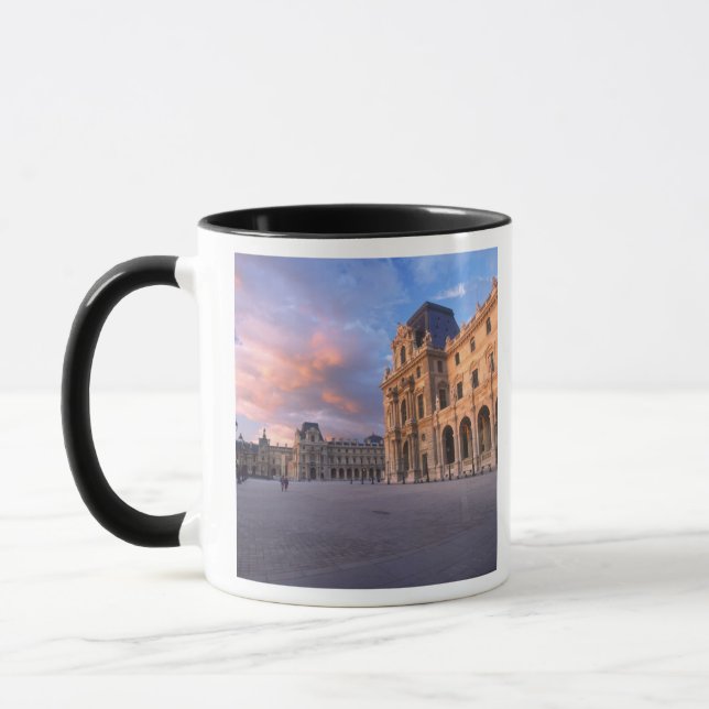 Taza Louvre, París, Francia (Izquierda)