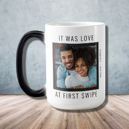 Taza Love at First Swipe Online Couple Valentine Mug