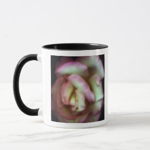 Taza <Love is a Rose> por Nathan Griffith
