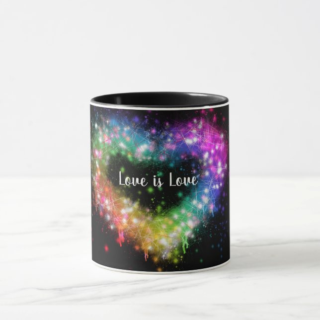 Taza Love is love | spray paint rainbow heart | pride (Centro)