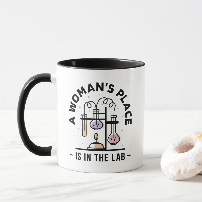 Taza Lugar de las mujeres trabajadoras de química (Con donut)