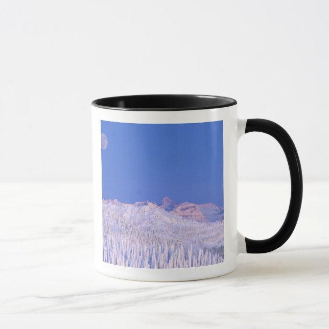 Taza Luna llena saliendo sobre el Parque Nacional Glaci (Derecha)