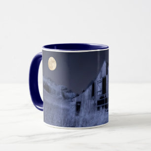 Taza Luna Llena Sobre   Viejo Granero Desgastado