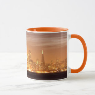 Taza Luna que fija sobre San Francisco en diciembre