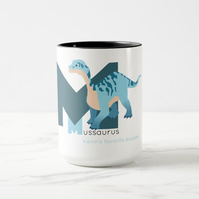 Taza M como Mussaurus (Centro)