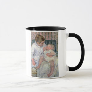Taza Madre alrededor para lavar a su niño soñoliento,