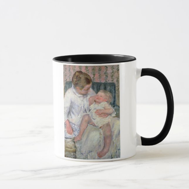 Taza Madre alrededor para lavar a su niño soñoliento, (Derecha)