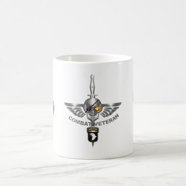 Taza Mágica 101.ª División Aérea Cráneo Incurrido (Centro)