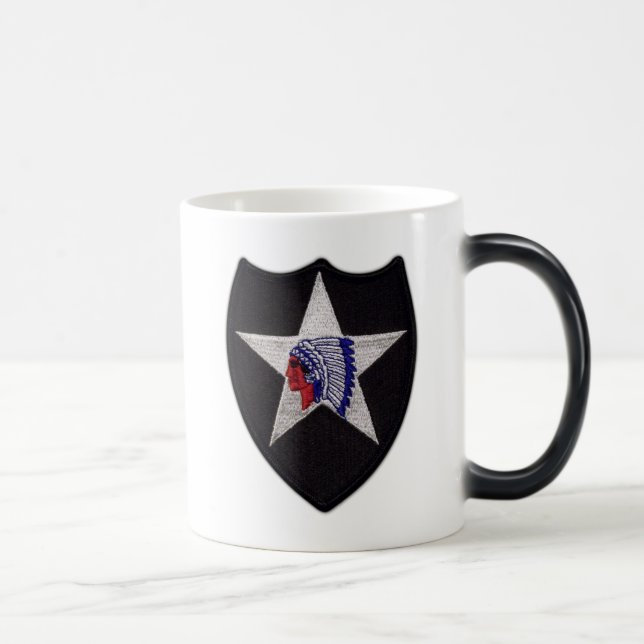 Taza Mágica 2.º parche de veteranos de la división de infanter (Derecha)