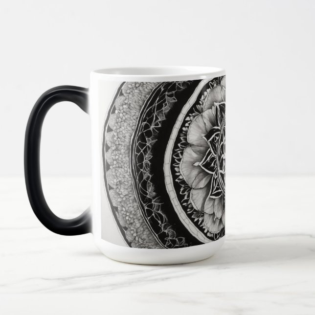 Taza Mágica Arte Mandal Brew: Serenidad Sip (Izquierda)