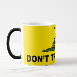 Taza Mágica Bandera de Gadsden de color tazón de café